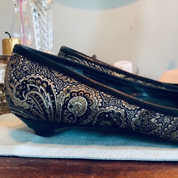 Nine West Kitten Heel brocade shoes - Picture 3 of 9